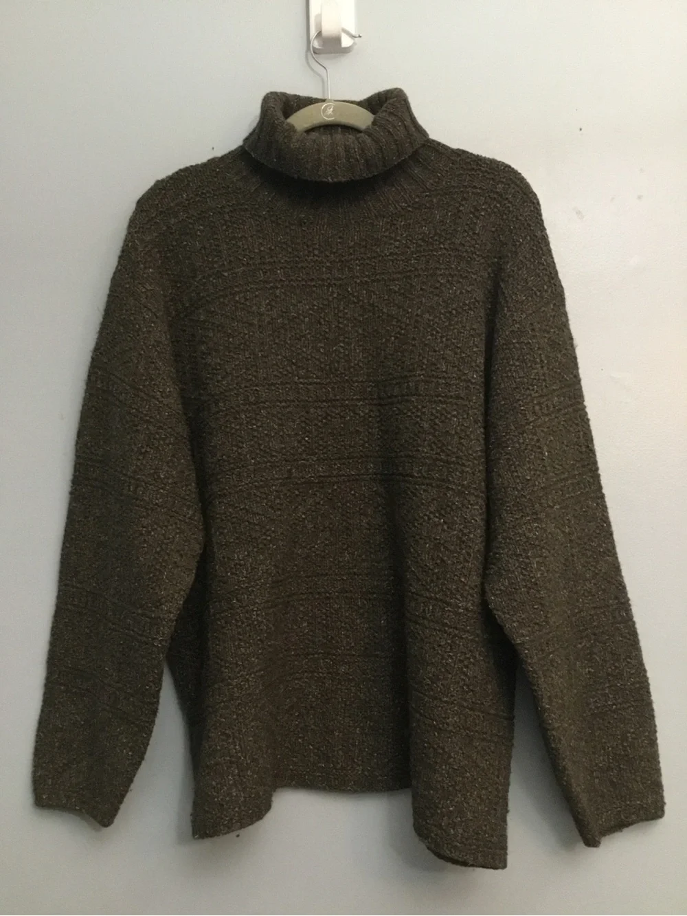 Banana Republic Men's Olive Turtleneck Sweater